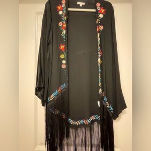 GB black fringe kimono